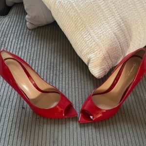 Slightly worn in great condition with box dust bags & tags